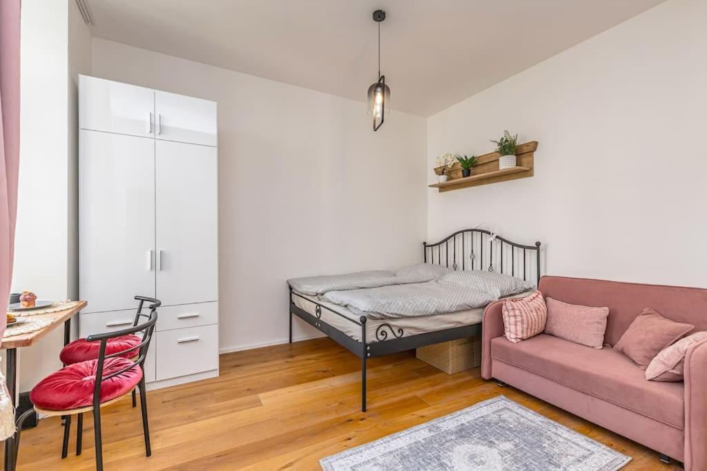 Cozy Quiet New Apartment In Karlin Square Prag Dış mekan fotoğraf